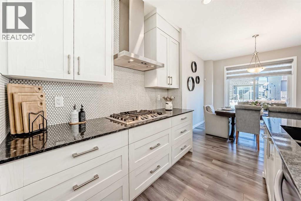 33 Sundown Avenue, Cochrane, Alberta  T4C 2T3 - Photo 6 - A2313519