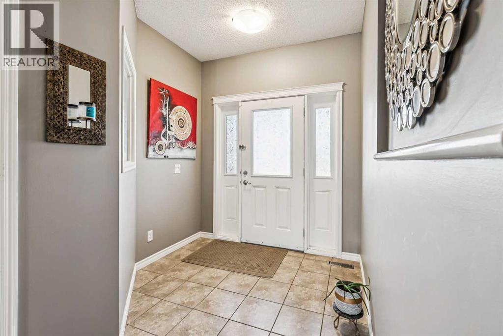 108 Seagreen Lane, Chestermere, Alberta  T1X 0E8 - Photo 3 - A2313164