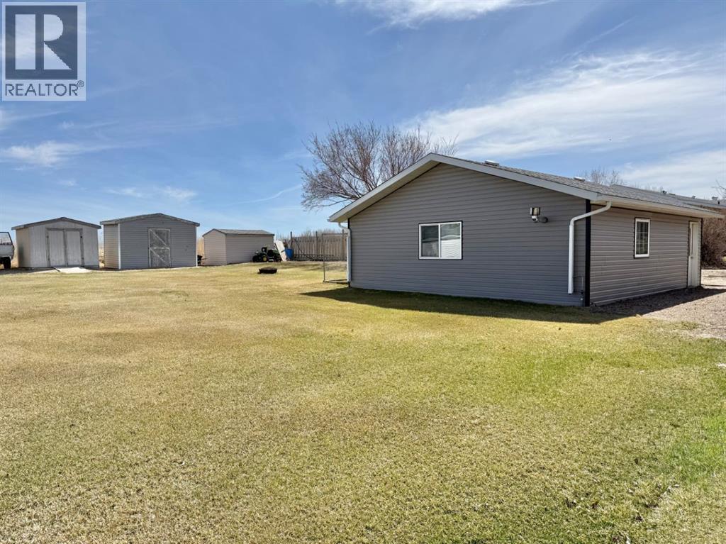 214 Blue Heron Road, Rural Newell, Alberta  T1R 0S1 - Photo 11 - A2297045