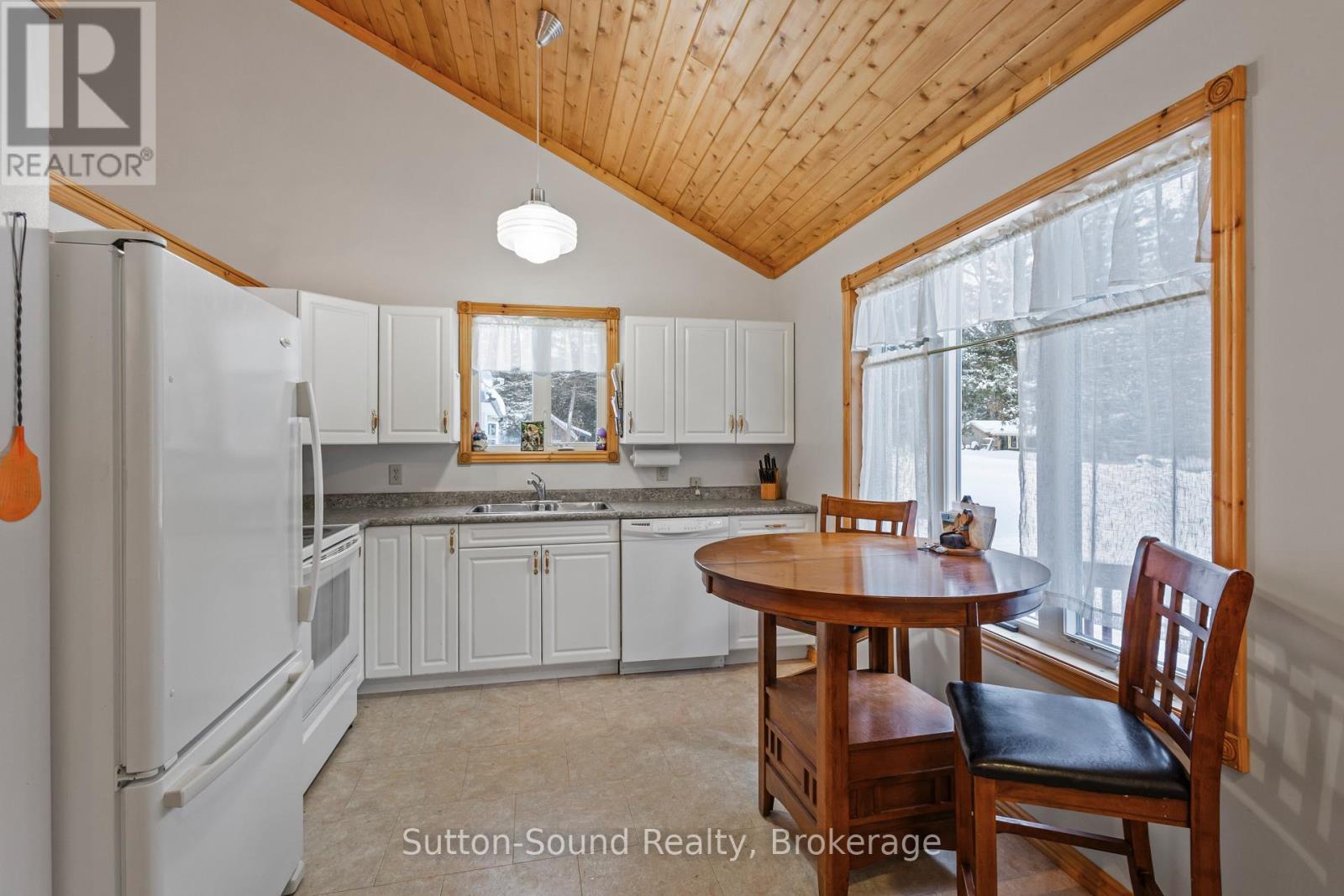 554 Stokes Bay Road, Northern Bruce Peninsula, Ontario  N0H 2M0 - Photo 4 - X12741950
