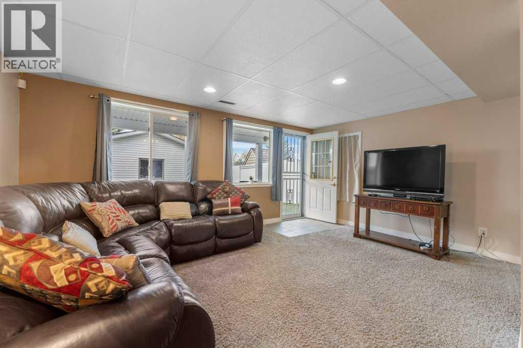 10744 Hidden Valley Drive NW, Calgary, Alberta  T3A 5K1 - Photo 17 - A2313517