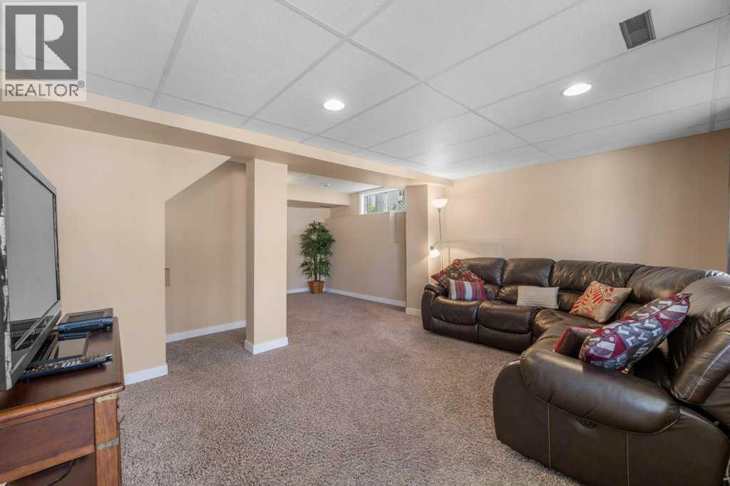 10744 Hidden Valley Drive NW, Calgary, Alberta  T3A 5K1 - Photo 19 - A2313517