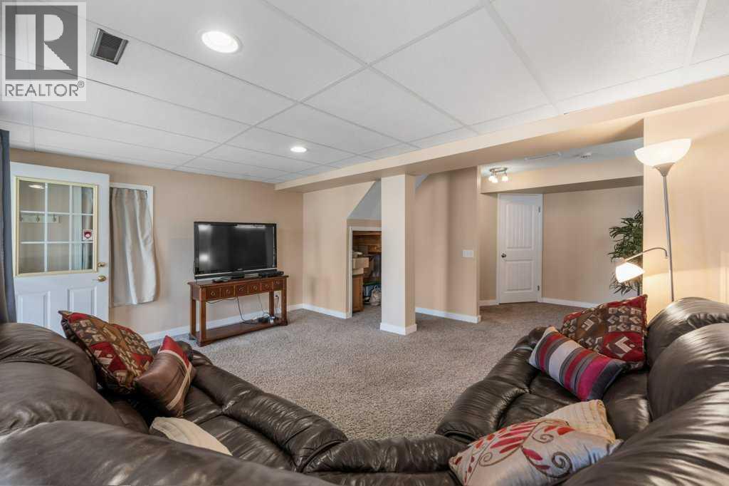 10744 Hidden Valley Drive NW, Calgary, Alberta  T3A 5K1 - Photo 20 - A2313517
