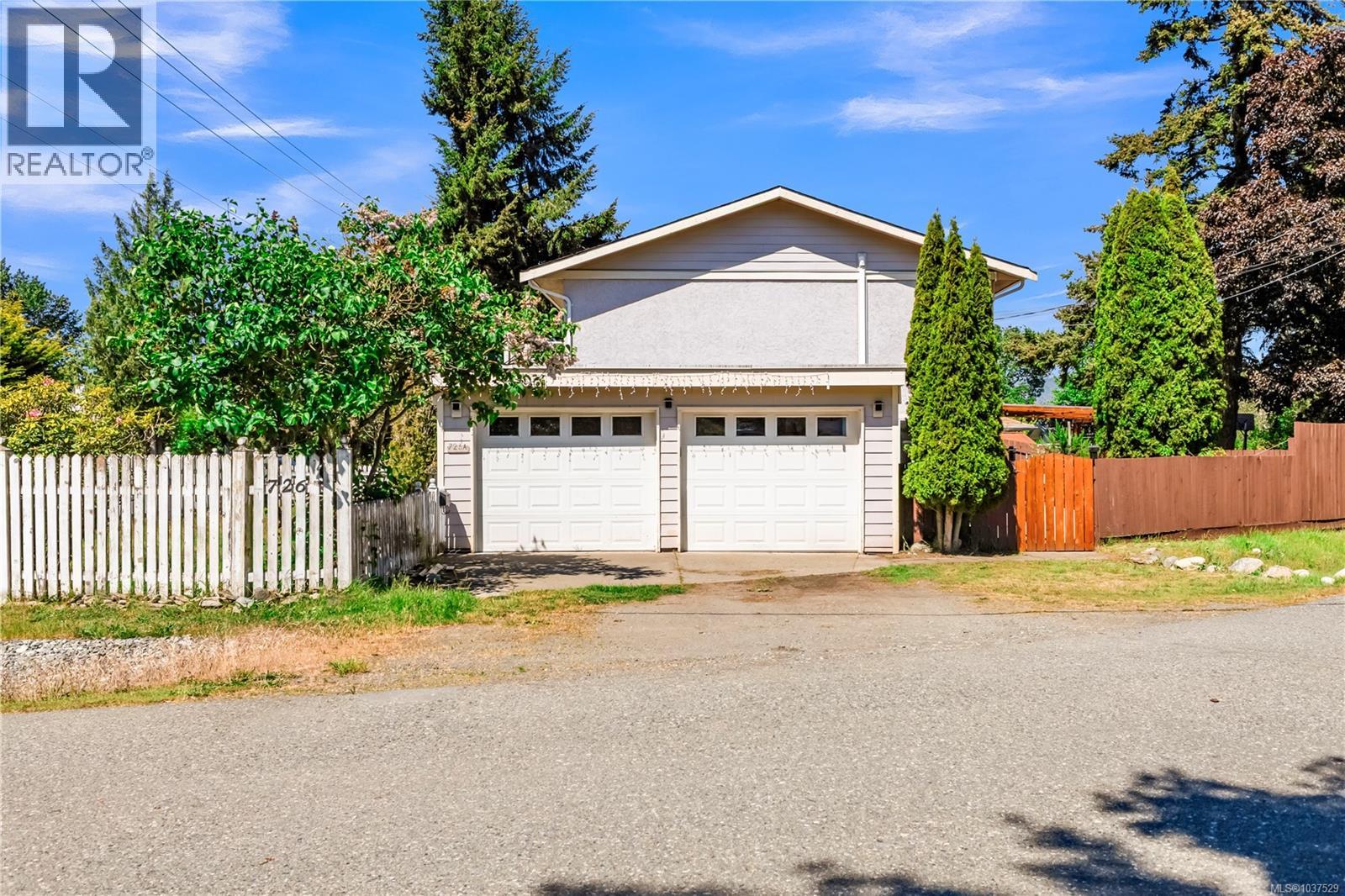 726a Kelly Rd, Colwood, British Columbia  V9B 2A9 - Photo 3 - 1037529