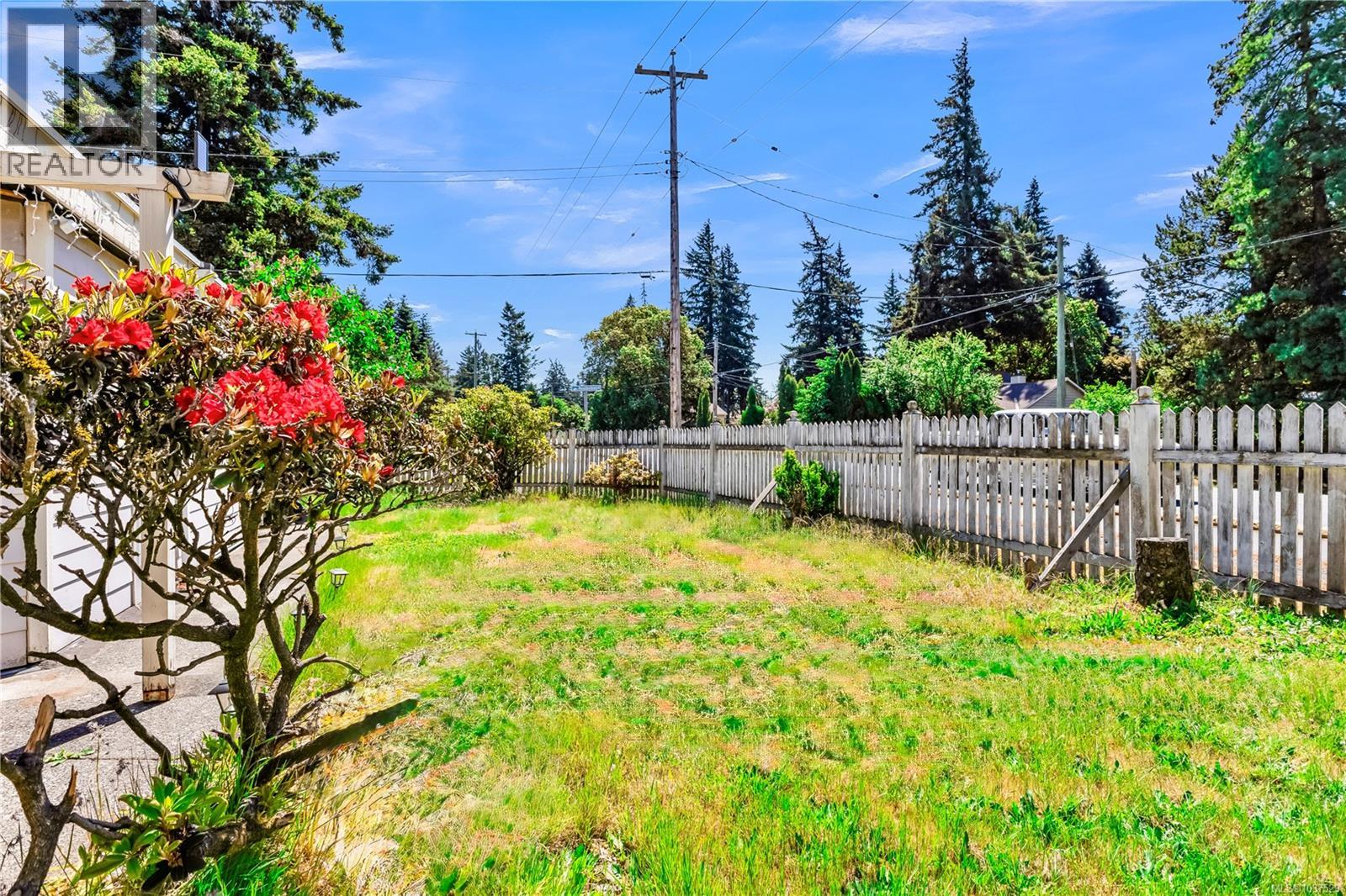 726a Kelly Rd, Colwood, British Columbia  V9B 2A9 - Photo 5 - 1037529