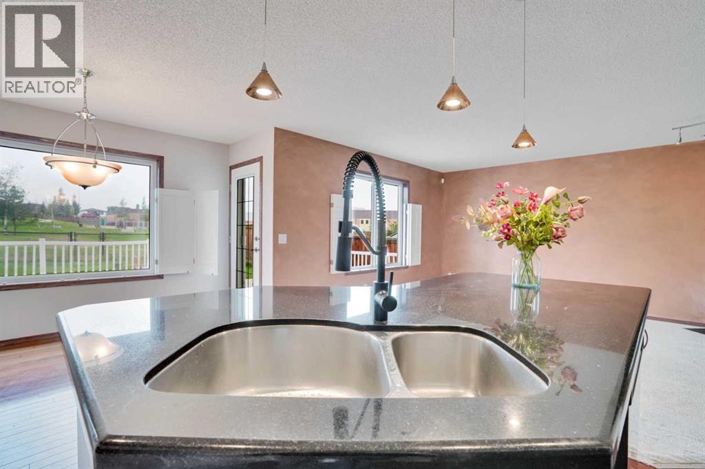 161 Panamount Close NW, Calgary, Alberta  T3K 5P6 - Photo 11 - A2313177