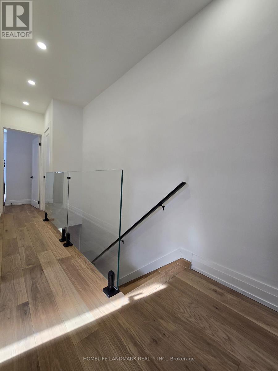9 Alton Avenue, Toronto, Ontario  M4L 2M3 - Photo 10 - E13159320