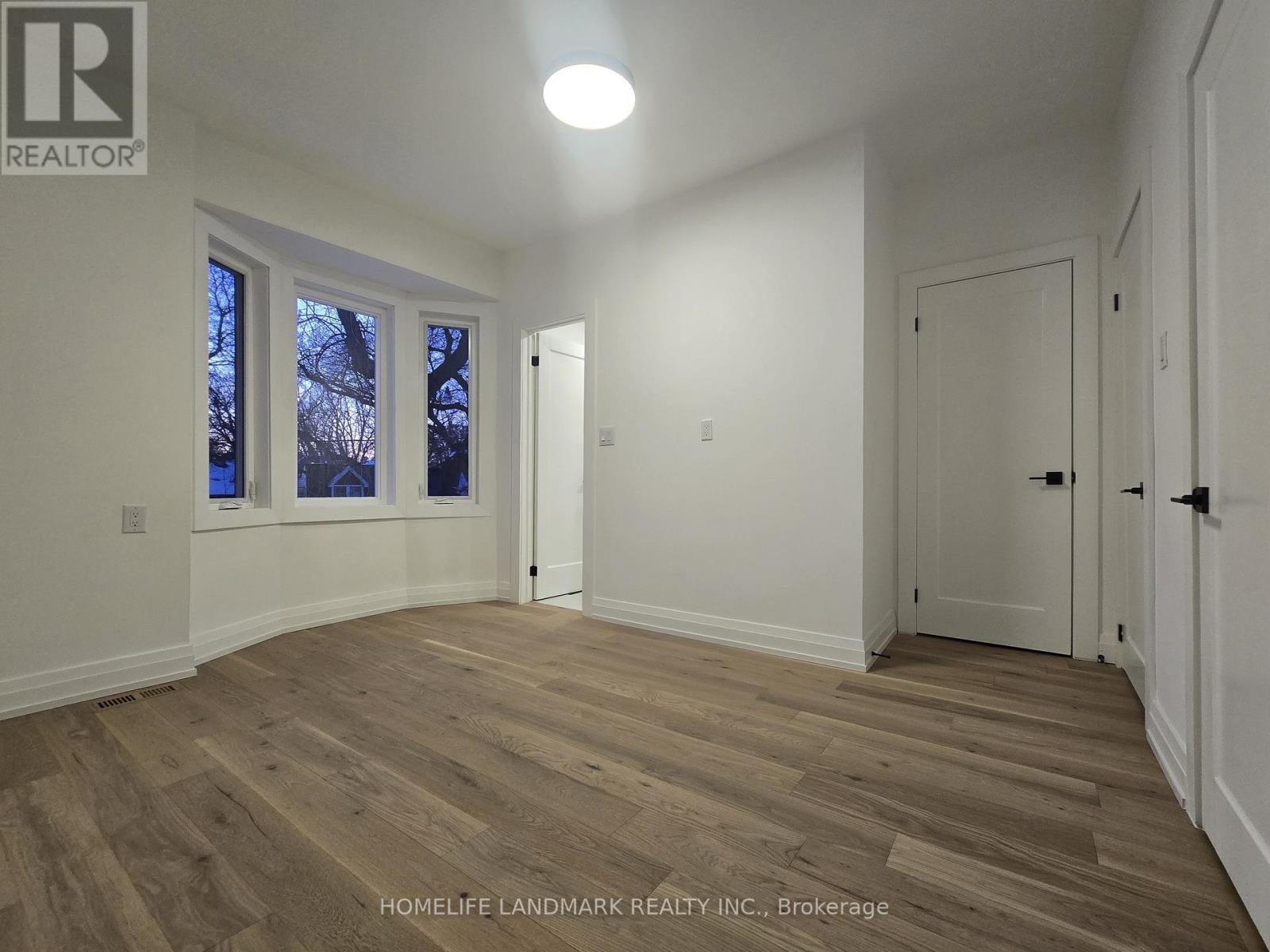 9 Alton Avenue, Toronto, Ontario  M4L 2M3 - Photo 6 - E13159320
