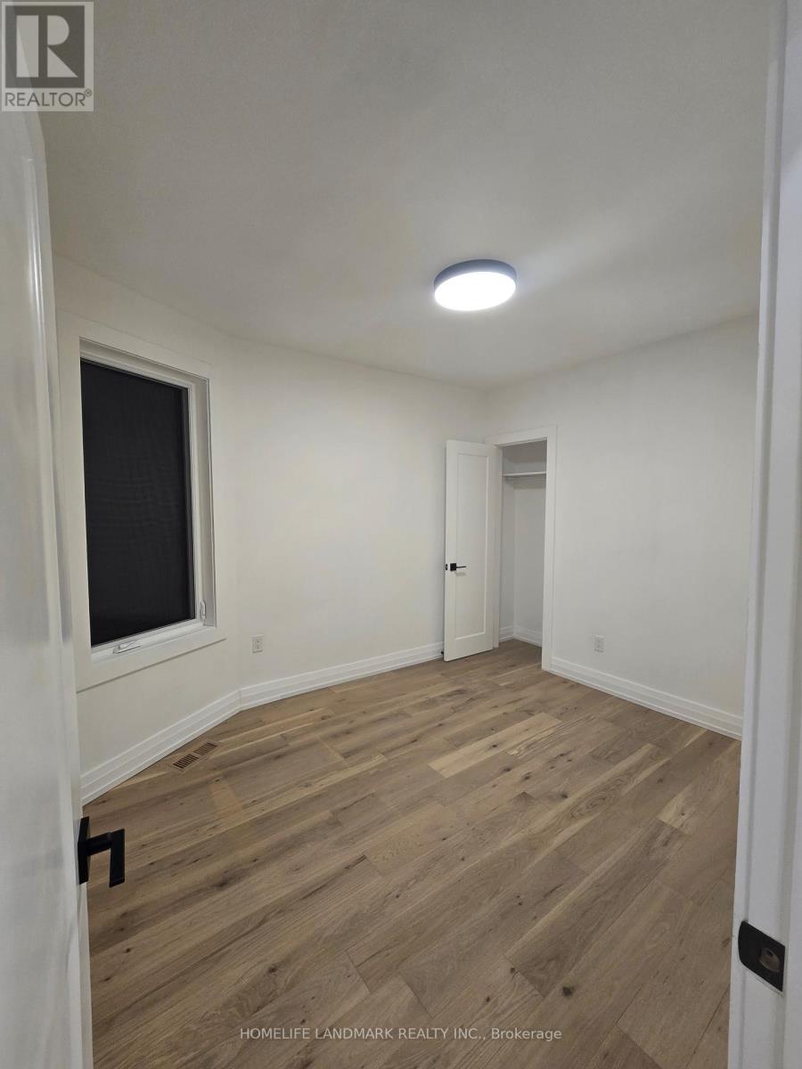9 Alton Avenue, Toronto, Ontario  M4L 2M3 - Photo 7 - E13159320