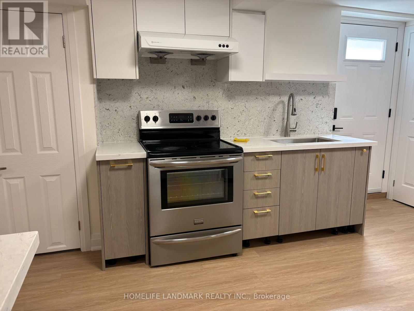 Lower 39 Silversted Drive, Toronto, Ontario M1S 3G4 - Photo 2 - E13159326