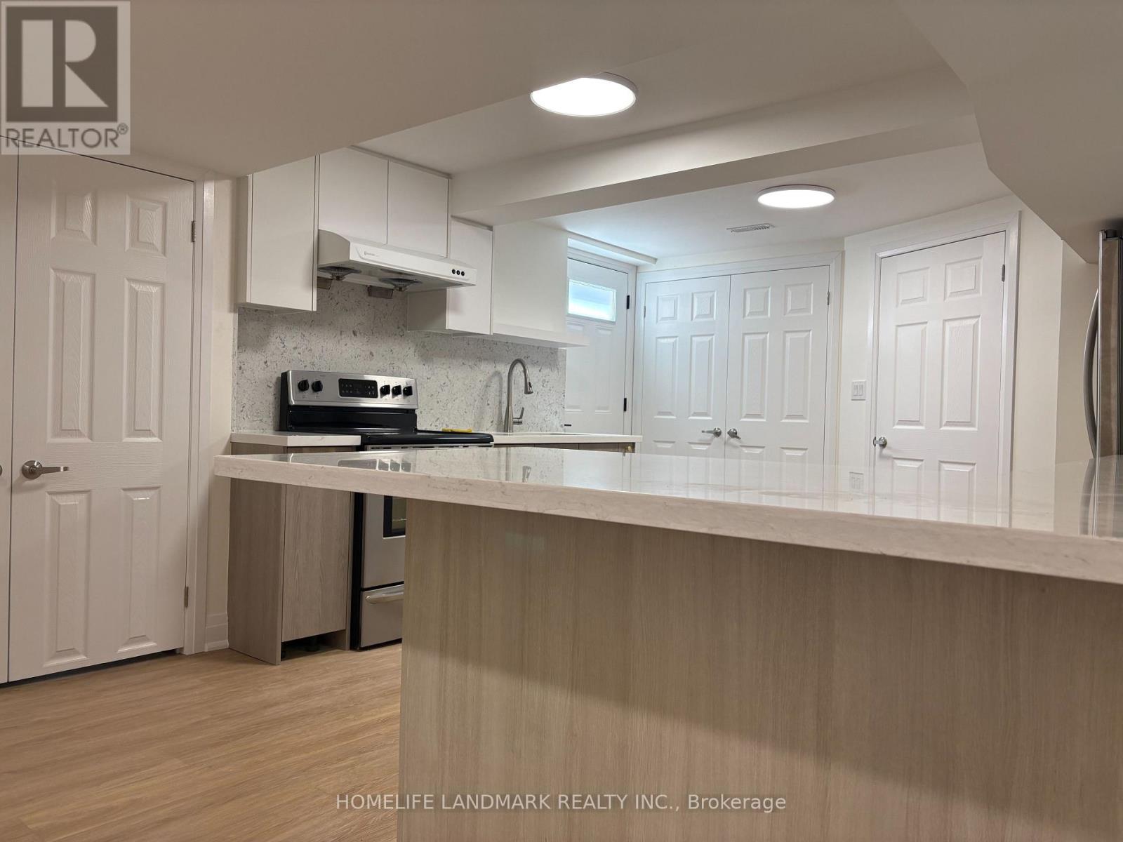 Lower 39 Silversted Drive, Toronto, Ontario M1S 3G4 - Photo 3 - E13159326