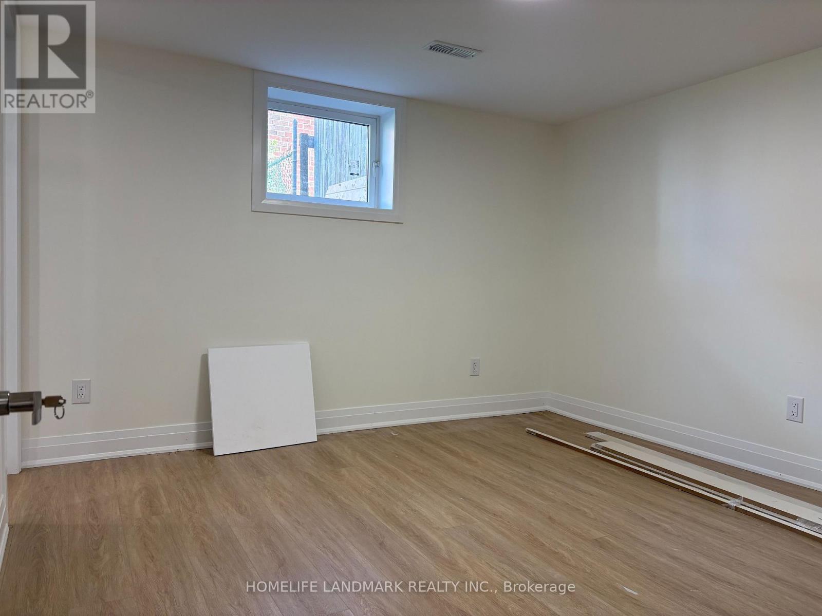 Lower 39 Silversted Drive, Toronto, Ontario M1S 3G4 - Photo 4 - E13159326