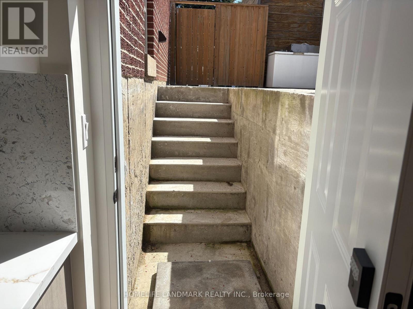 Lower 39 Silversted Drive, Toronto, Ontario M1S 3G4 - Photo 9 - E13159326