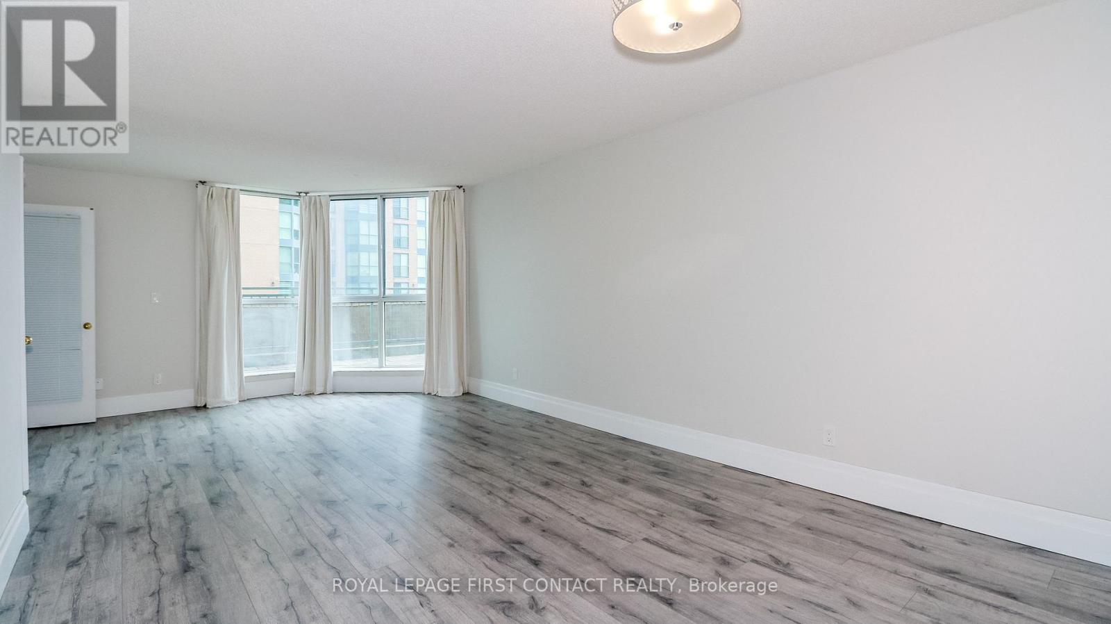 309 - 140 Dunlop Street E, Barrie (City Centre), Ontario  L4M 6H9 - Photo 6 - S13159336