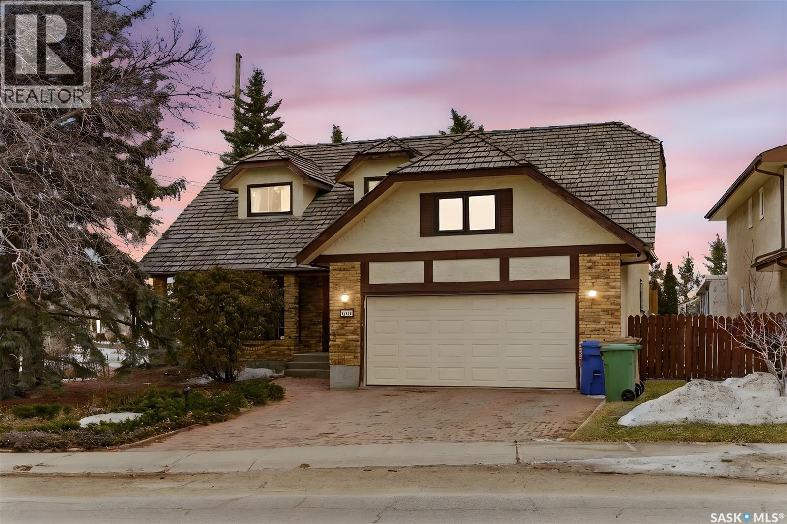 2402 Truesdale Drive, Regina, Saskatchewan  S4V 0W2 - Photo 2 - SK036723