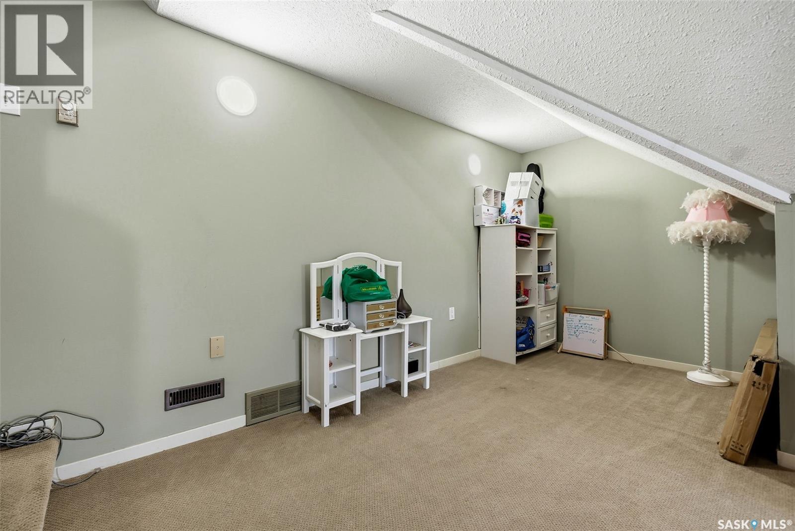 2402 Truesdale Drive, Regina, Saskatchewan  S4V 0W2 - Photo 37 - SK036723