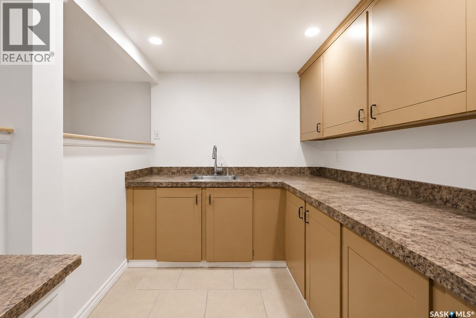2402 Truesdale Drive, Regina, Saskatchewan  S4V 0W2 - Photo 41 - SK036723