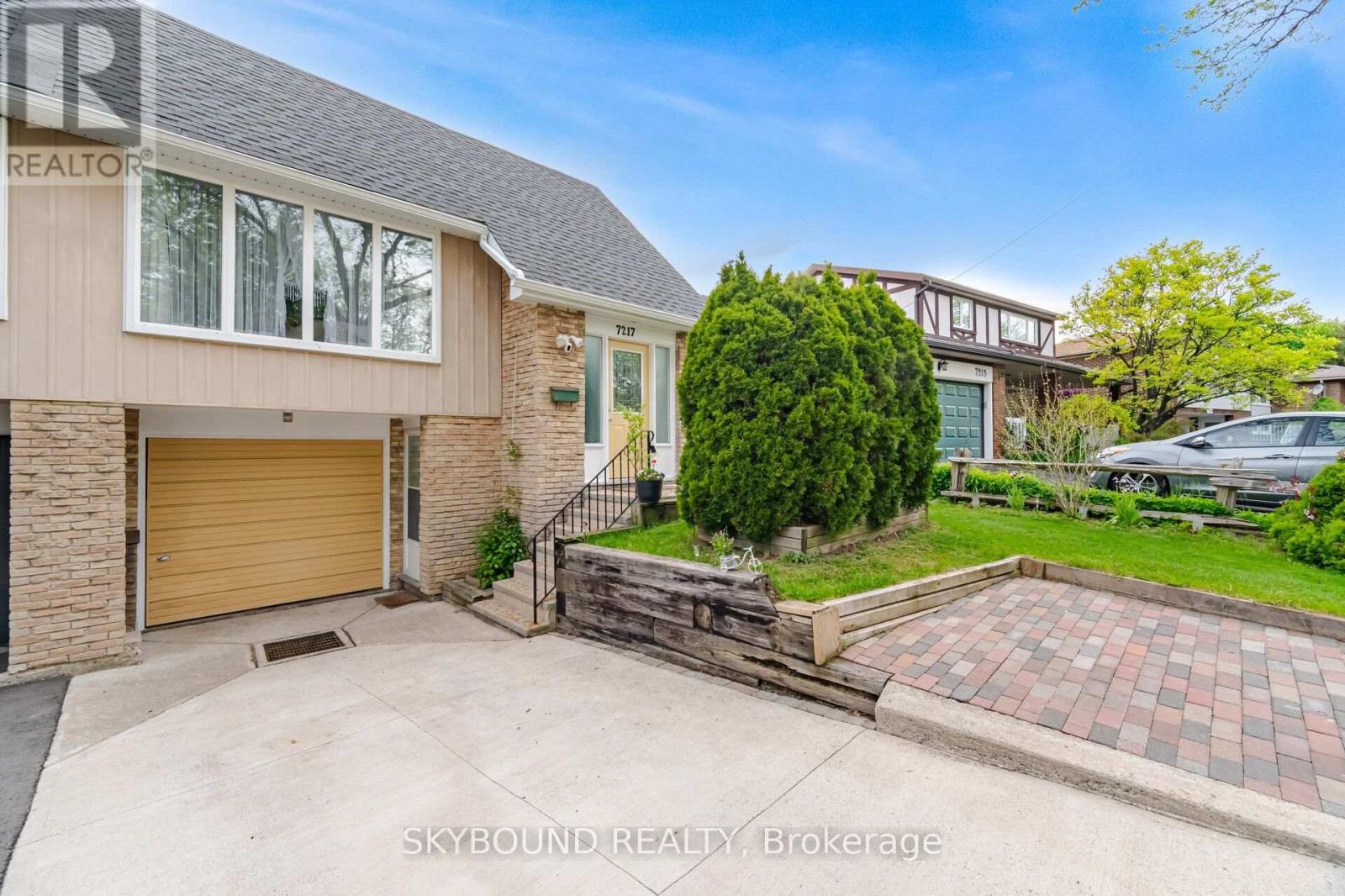 7217 Fayette Circle, Mississauga, Ontario  L5N 1Y5 - Photo 3 - W13153920