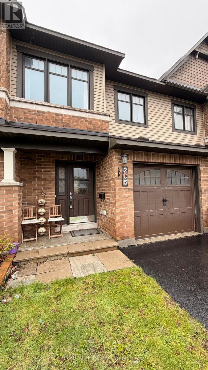 205 MANCINI WAY, Ottawa, Ontario