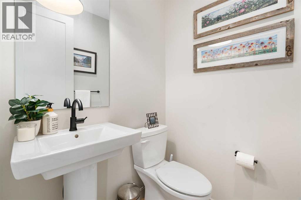 26 Bluerock Avenue SW, Calgary, Alberta  T2Y 0R6 - Photo 4 - A2313461