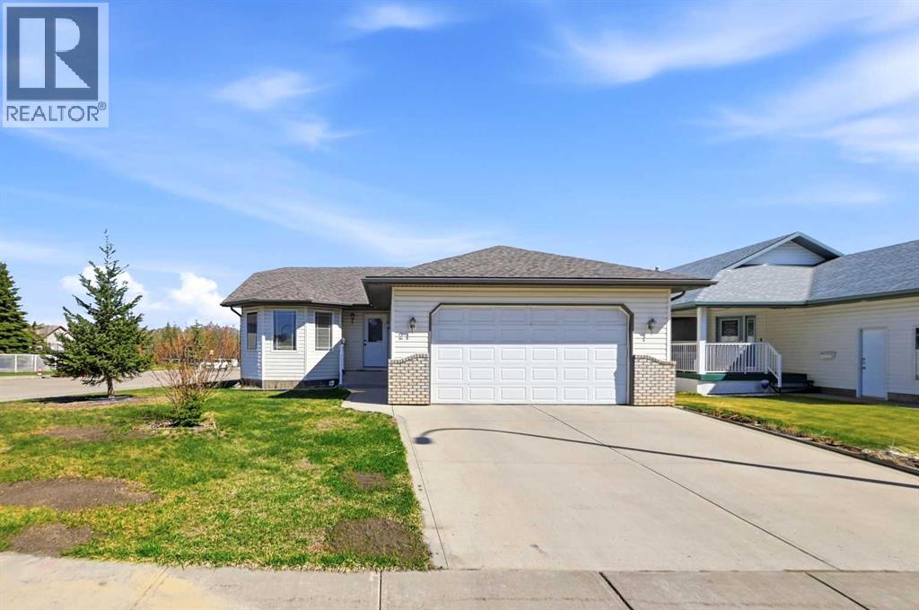 2 Lewis Close, Red Deer, Alberta  T4R 3E4 - Photo 1 - A2307682