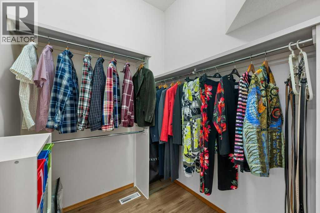 125 Woodpark Close SW, Calgary, Alberta  T2W 6H1 - Photo 24 - A2313625