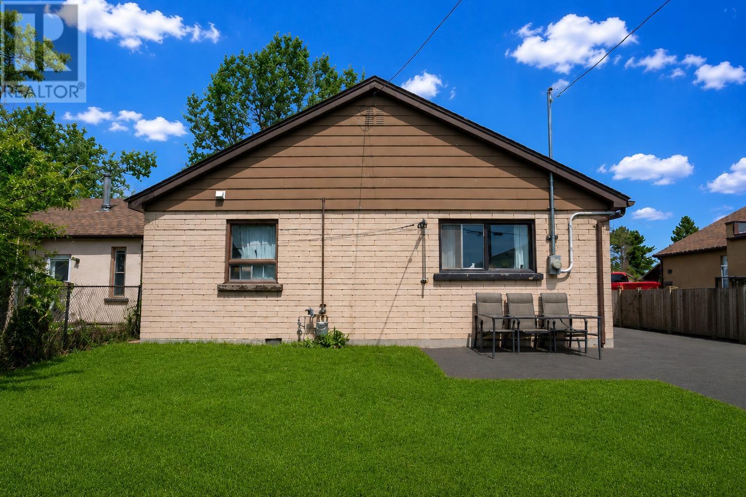 2102 Begin St E, Thunder Bay, Ontario  P7E 5L5 - Photo 2 - TB2601135