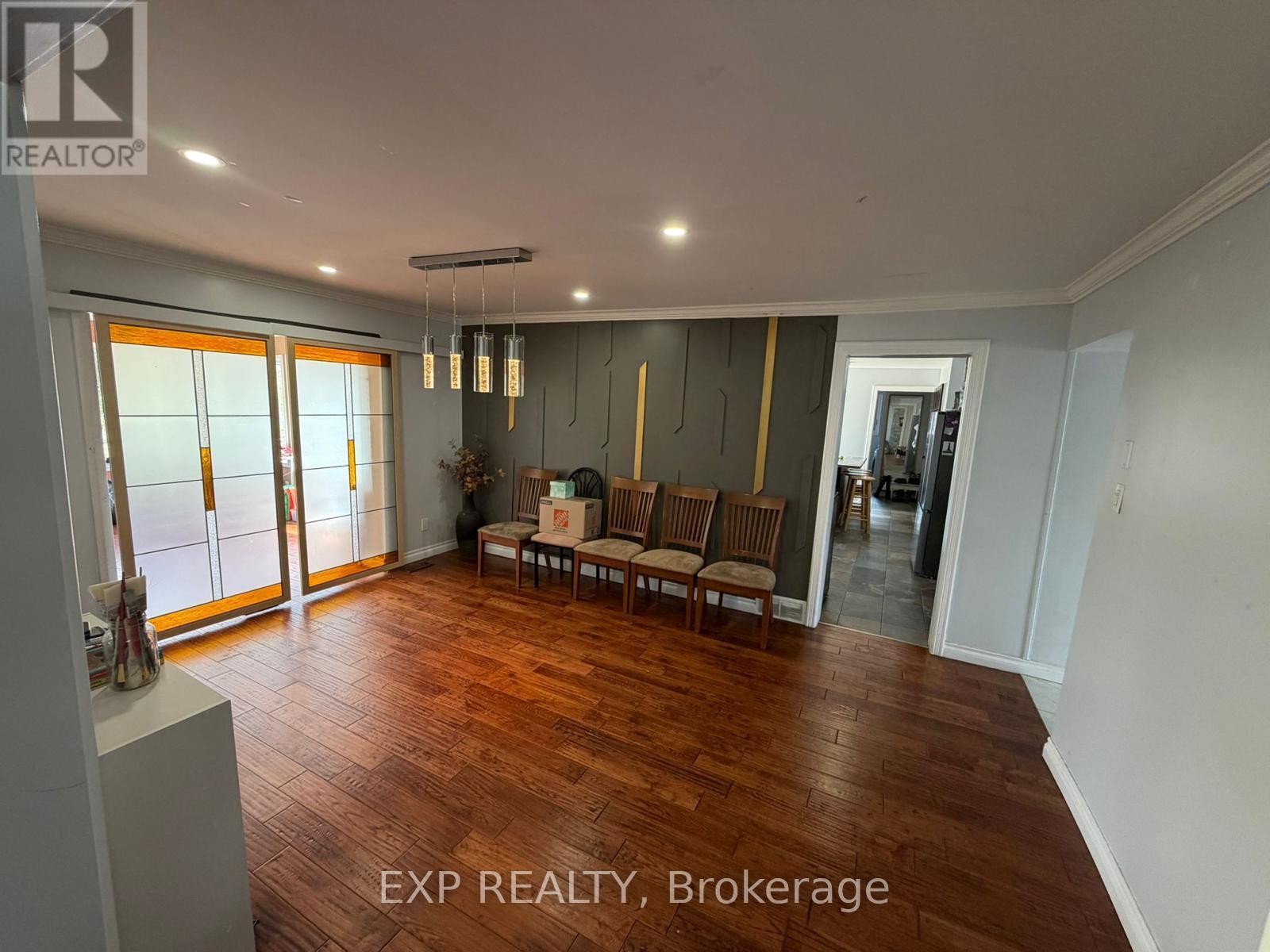 1061 Plante Drive, Ottawa, Ontario  K1V 9E5 - Photo 4 - X13159412