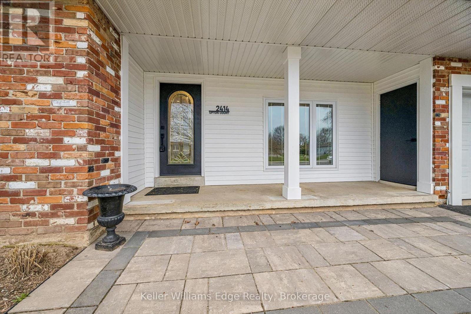 2414 Upton Court, Oakville, Ontario  L6L 5E4 - Photo 2 - W13159398