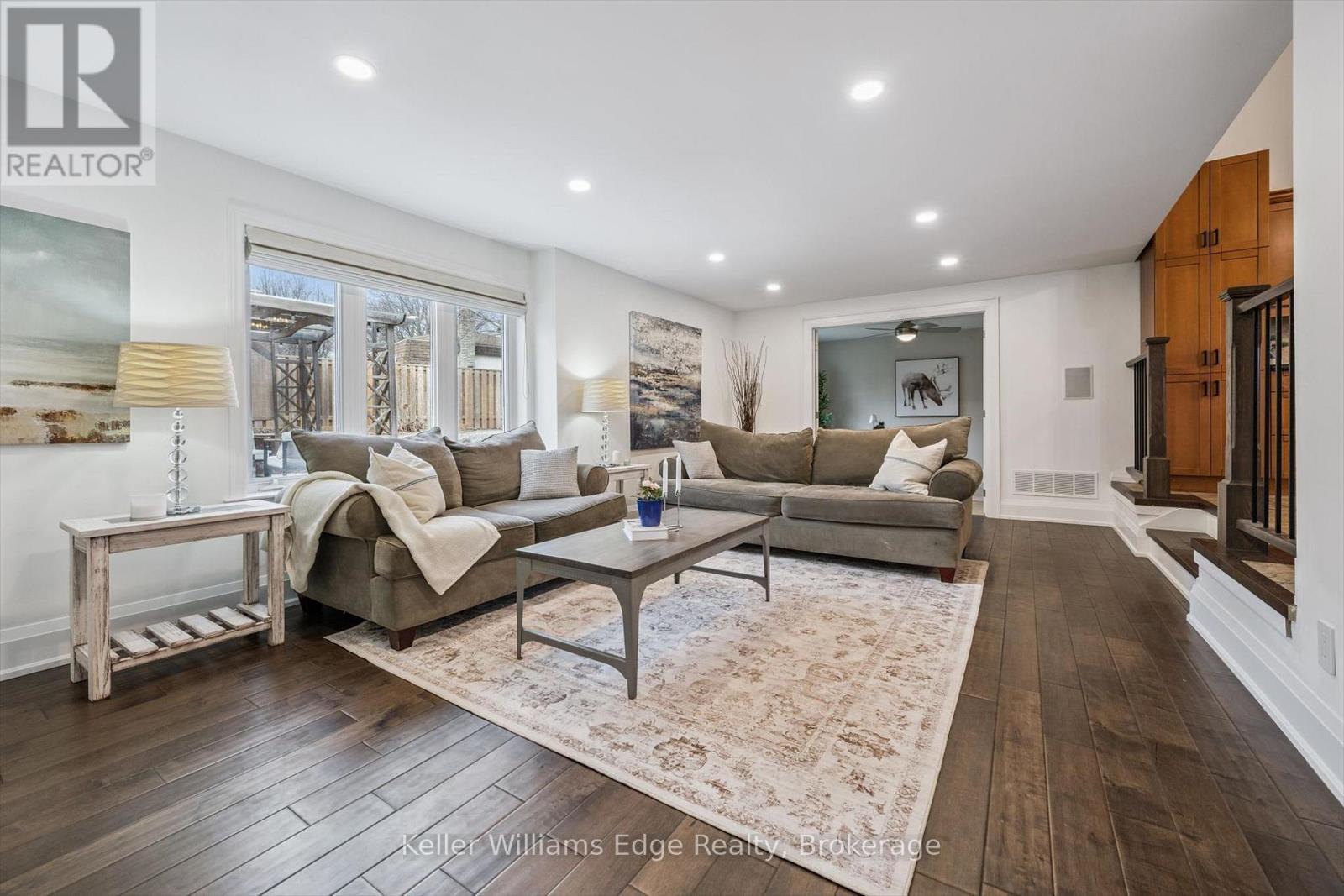 2414 Upton Court, Oakville, Ontario  L6L 5E4 - Photo 9 - W13159398