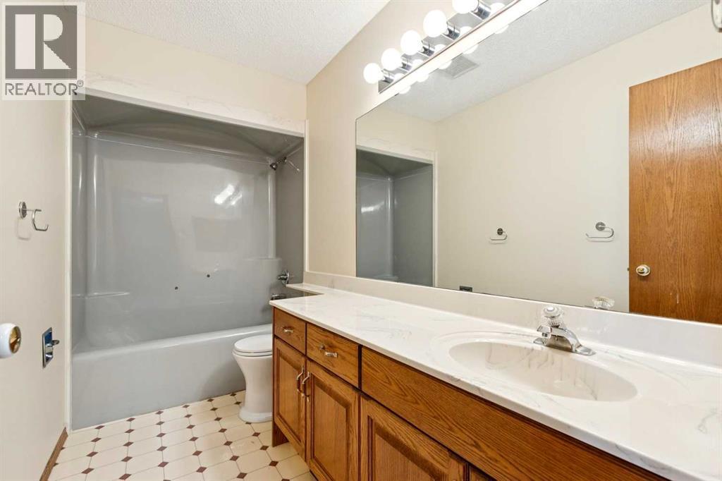 111 Scenic Ridge Court NW, Calgary, Alberta  T3L 1V2 - Photo 20 - A2304211