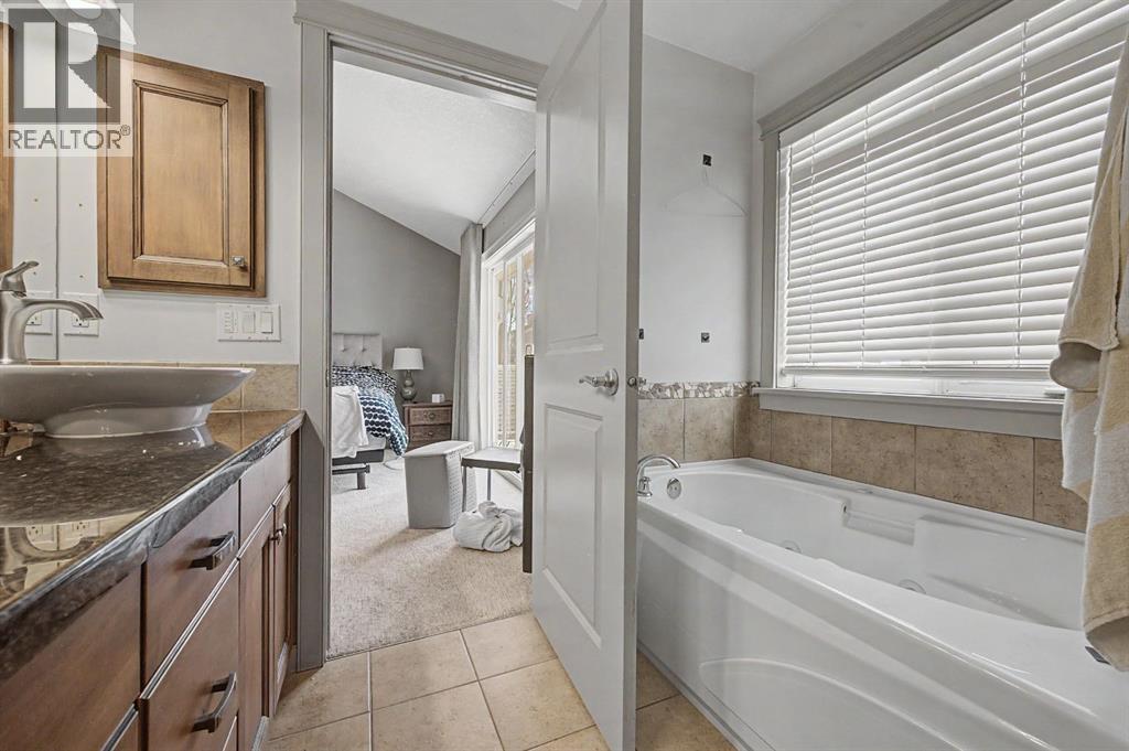 8 Ypres Lane SW, Calgary, Alberta  T2T 6M9 - Photo 18 - A2313494