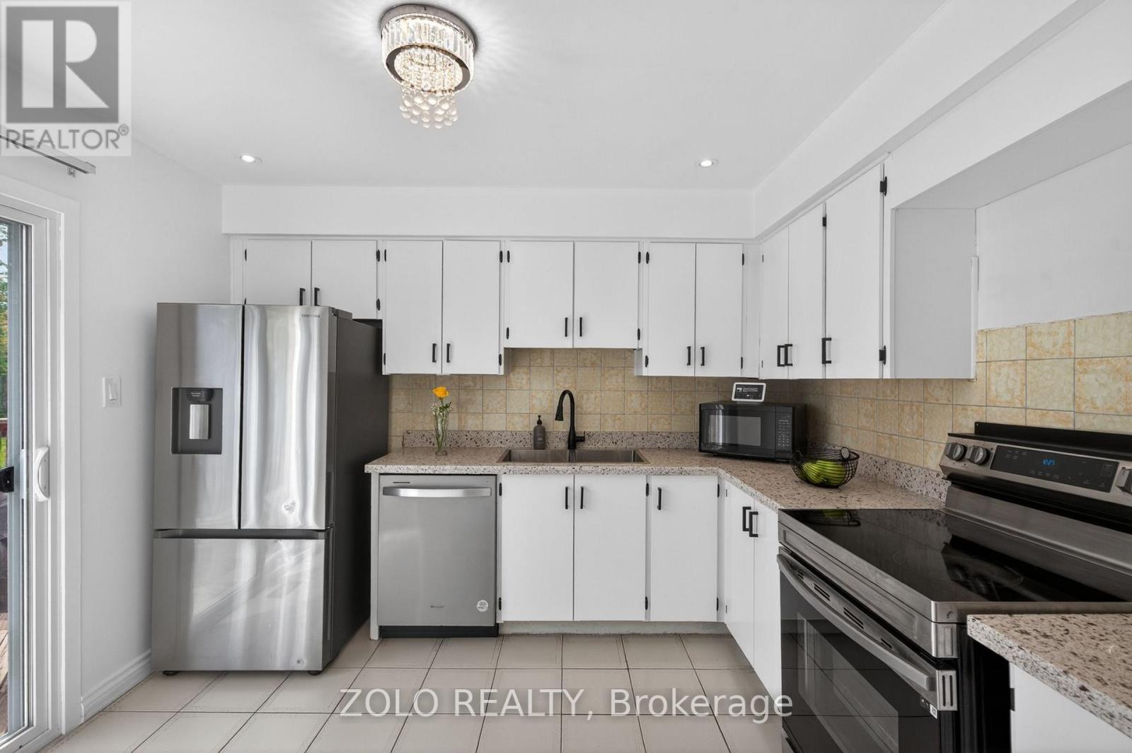 6166 Kindree Circle, Mississauga, Ontario  L5N 3C2 - Photo 10 - W13159400