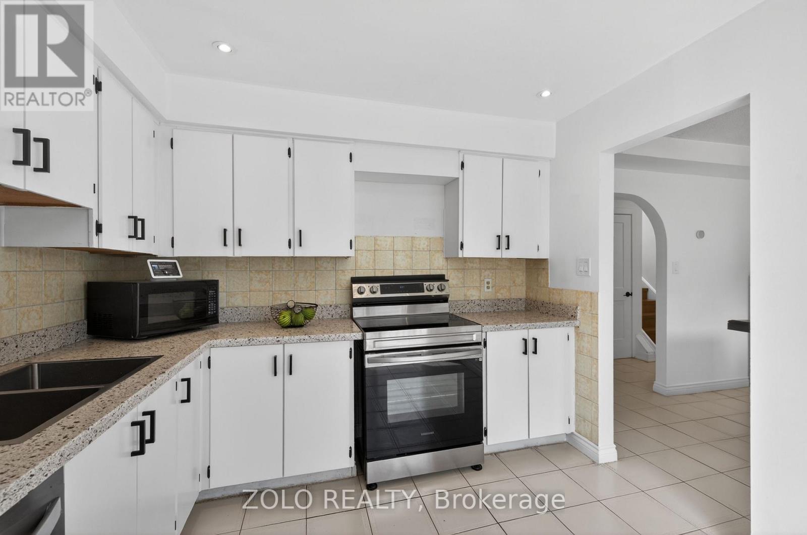6166 Kindree Circle, Mississauga, Ontario  L5N 3C2 - Photo 12 - W13159400