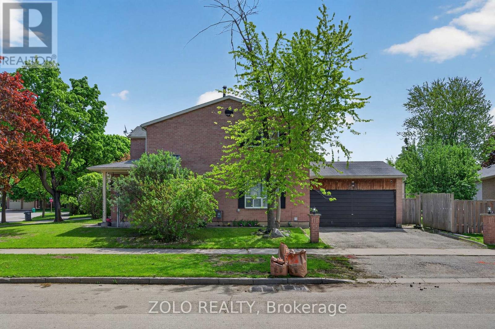 6166 Kindree Circle, Mississauga, Ontario  L5N 3C2 - Photo 3 - W13159400