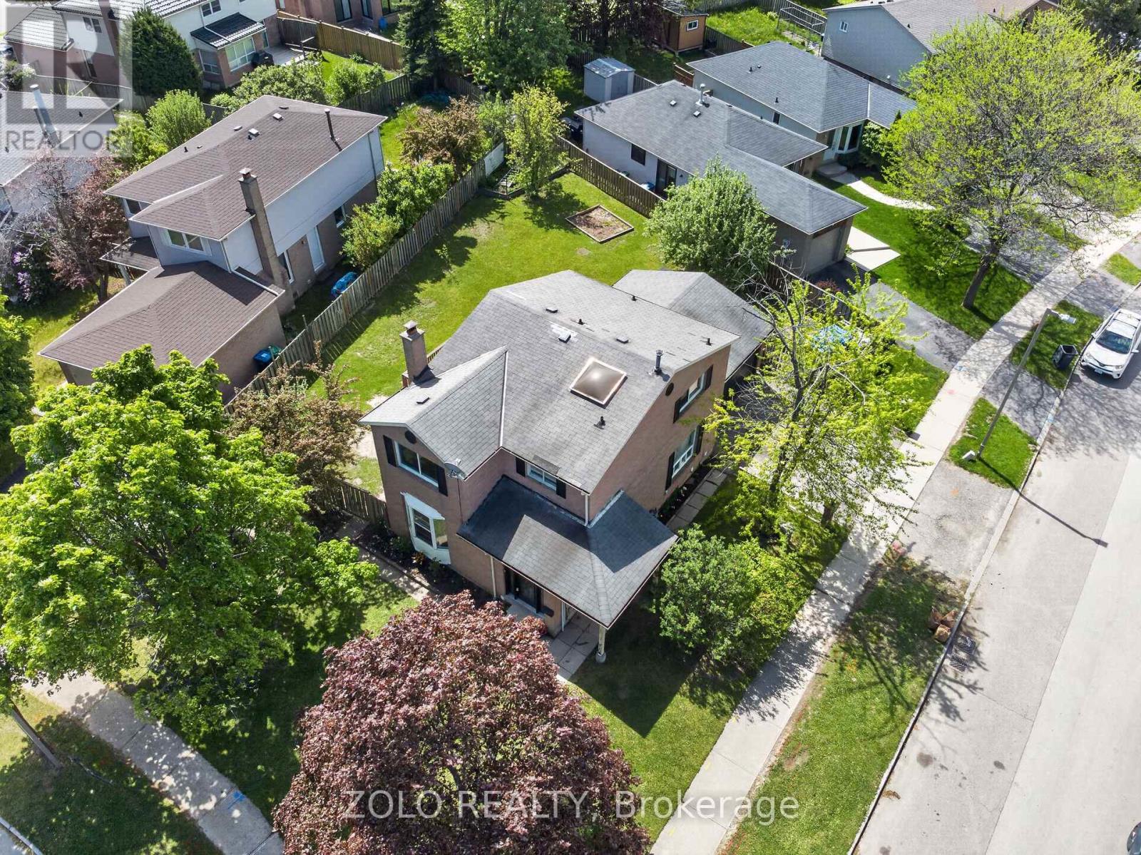 6166 Kindree Circle, Mississauga, Ontario  L5N 3C2 - Photo 4 - W13159400