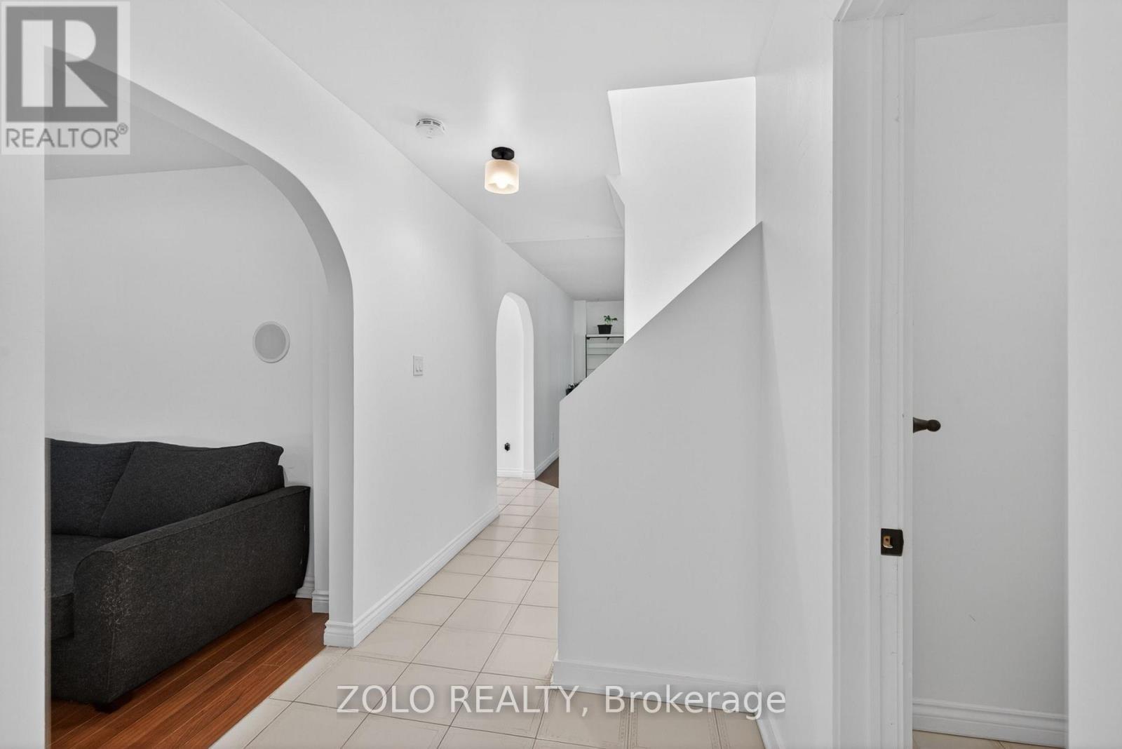 6166 Kindree Circle, Mississauga, Ontario  L5N 3C2 - Photo 7 - W13159400