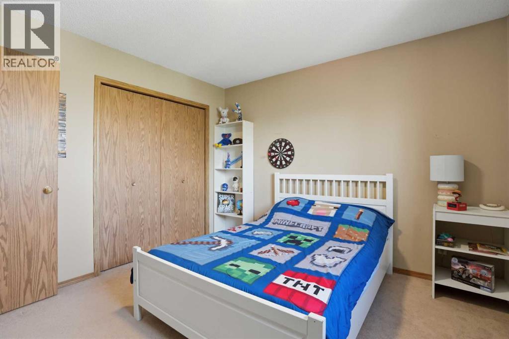 11 Somerglen Place SW, Calgary, Alberta  T2Y 3L5 - Photo 27 - A2312646