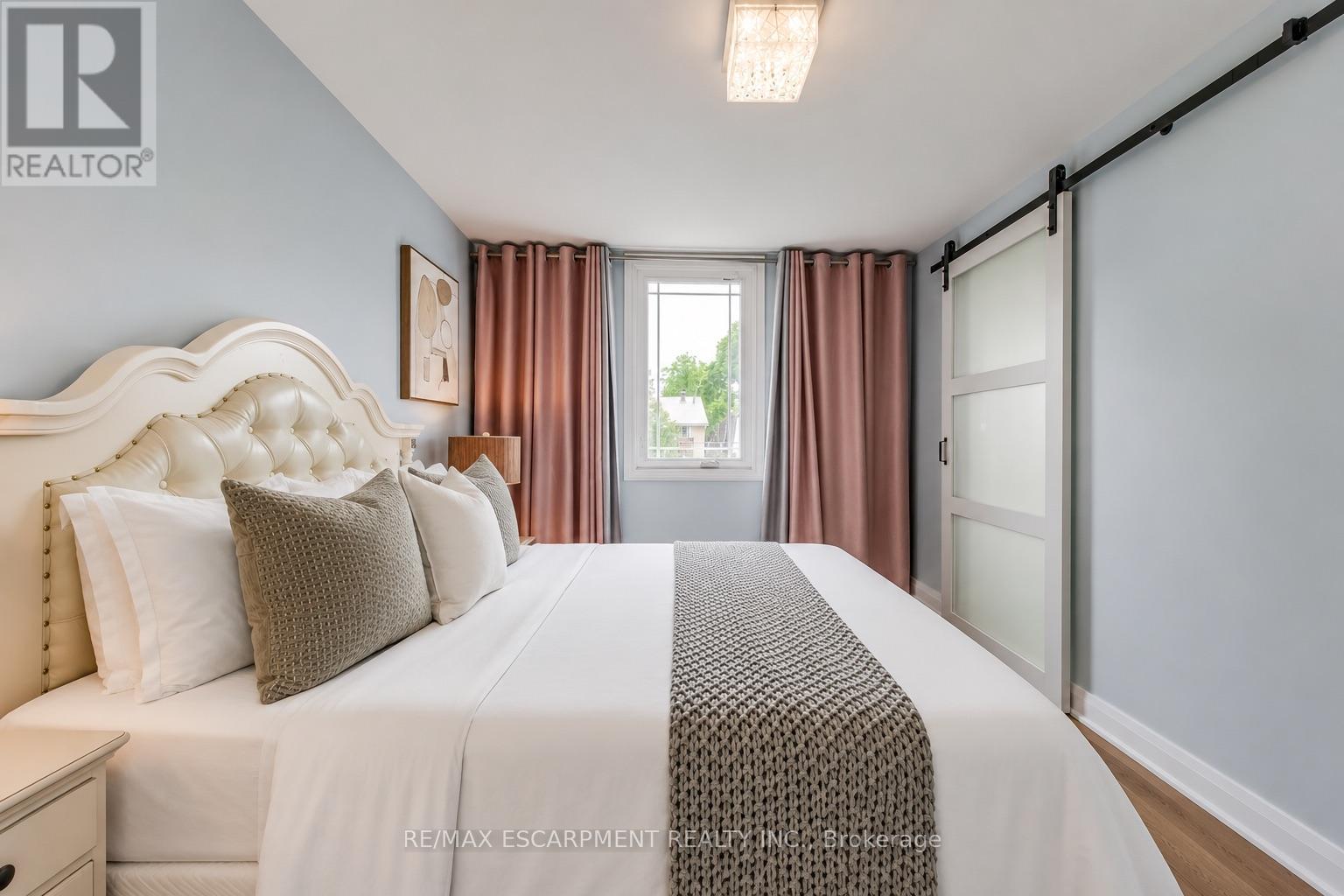 108 Runnymede Road, Toronto, Ontario  M6S 2Y3 - Photo 17 - W13157250