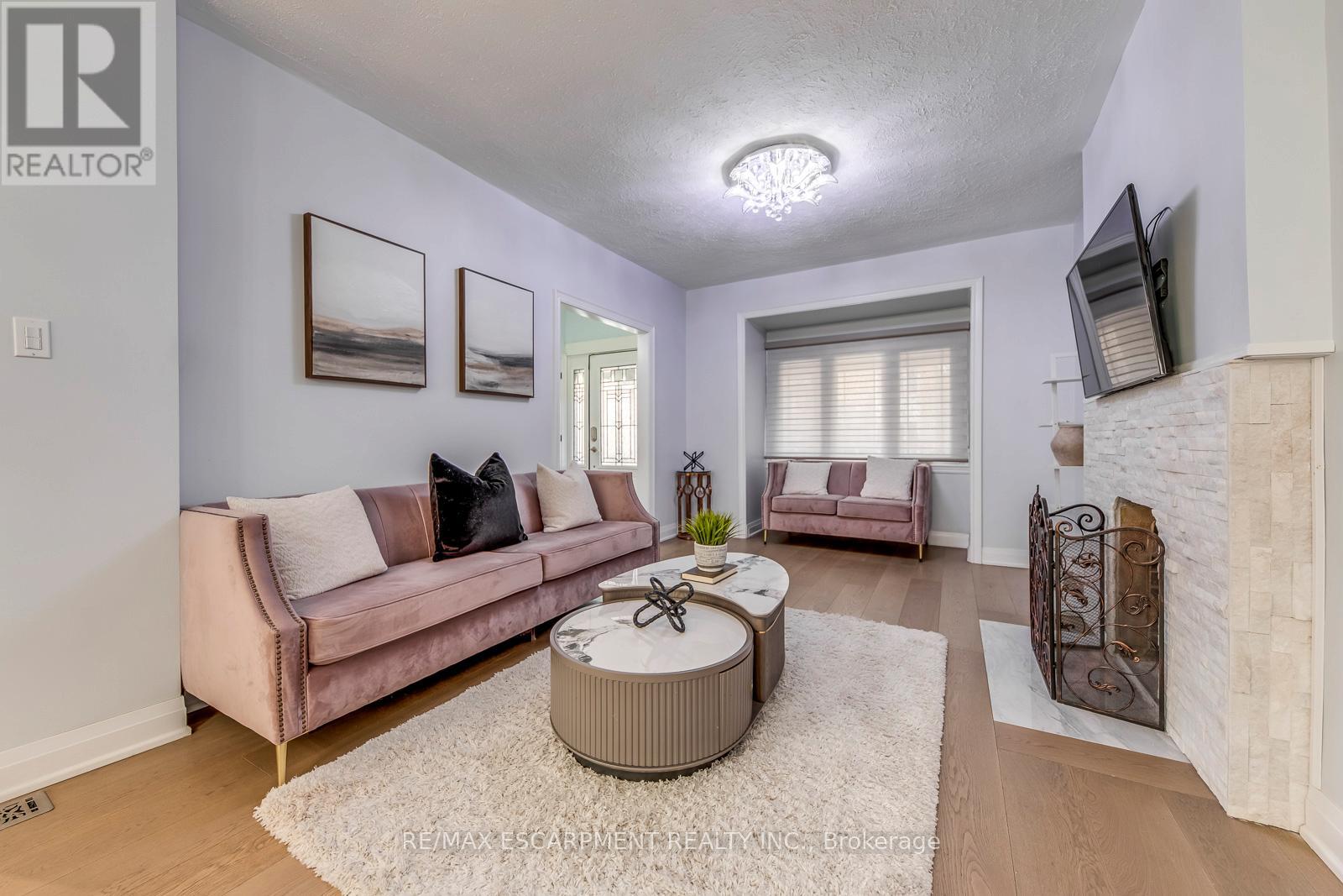 108 Runnymede Road, Toronto, Ontario  M6S 2Y3 - Photo 6 - W13157250