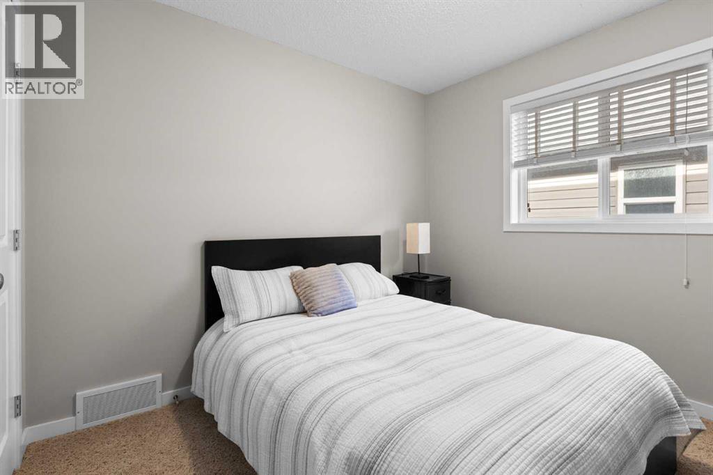 74 Hillcrest Street SW, Airdrie, Alberta  T4B 0Y7 - Photo 22 - A2310508
