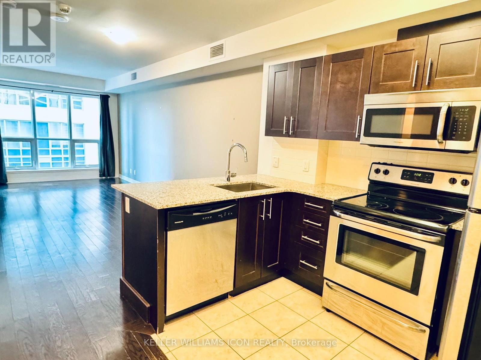 1106 - 242 Rideau Street, Ottawa, Ontario  K1N 0B7 - Photo 2 - X13159442
