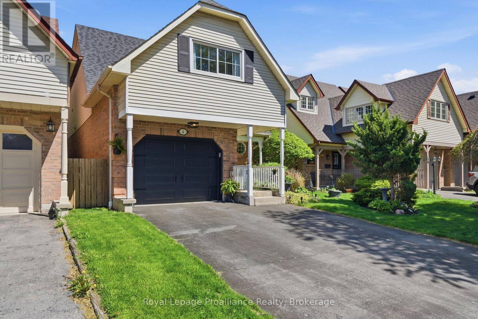 4 Henderson Drive, Whitby, Ontario  L1N 7Y2 - Photo 4 - E13157840