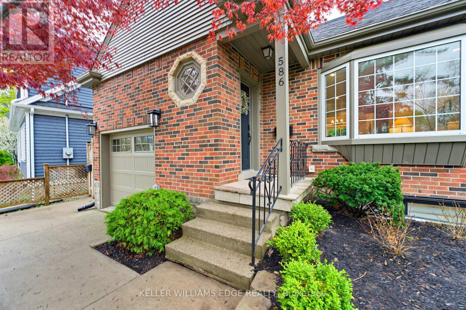 586 Woodland Avenue, Burlington, Ontario  L7R 2S5 - Photo 3 - W13159444