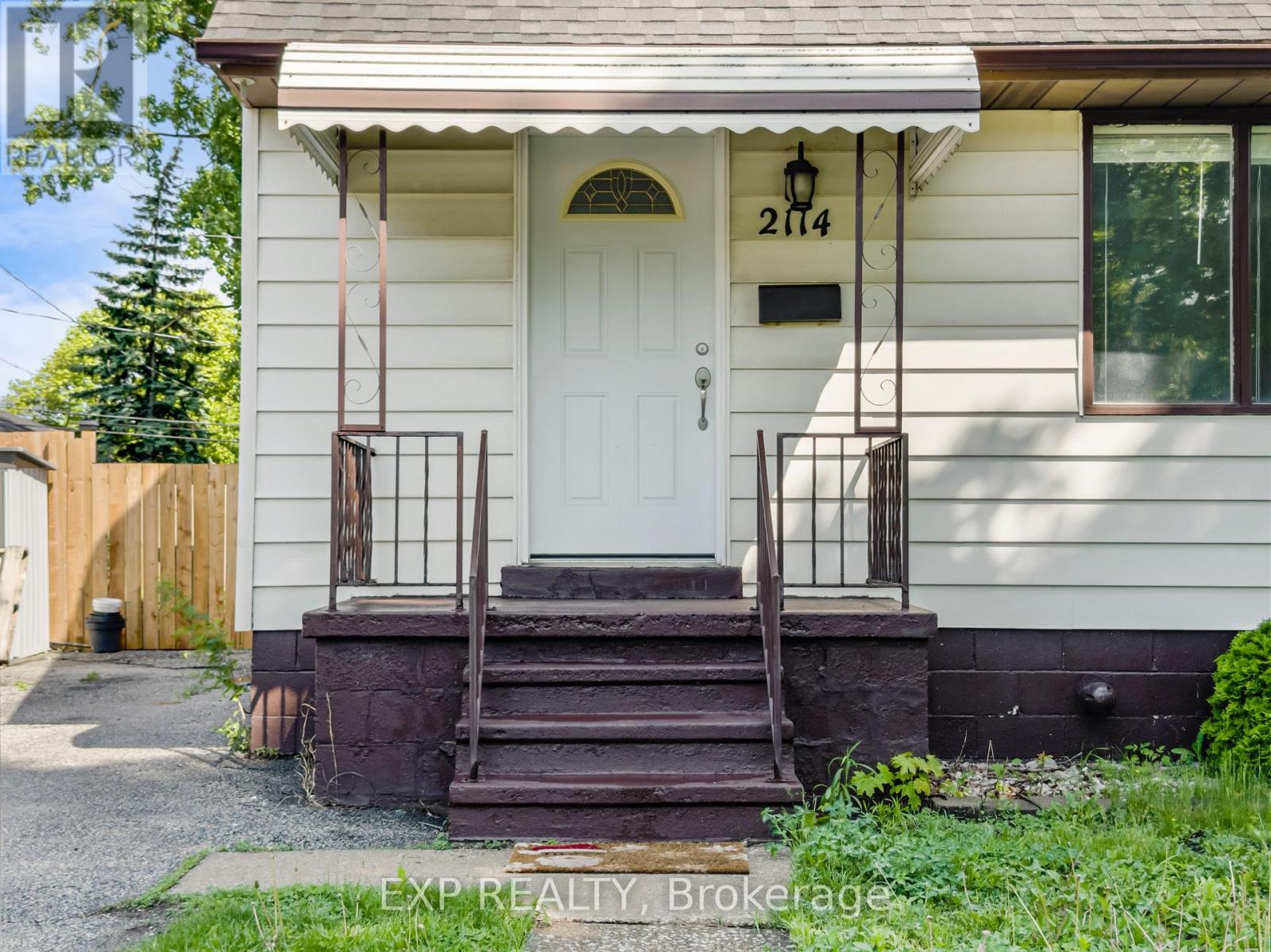 2114 Girardot Street, Windsor, Ontario  N9B 1R2 - Photo 3 - X13159458