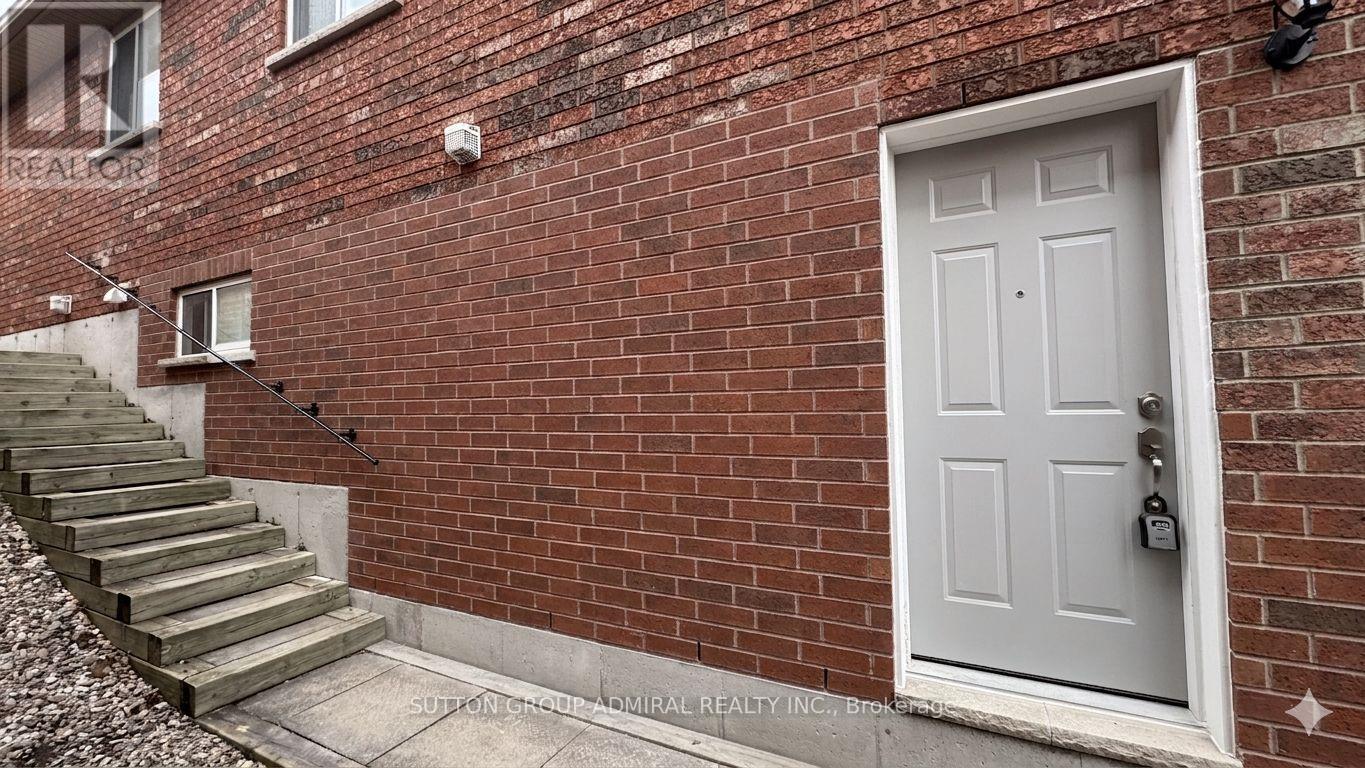 Lower - 12 Revelstoke Court, Barrie, Ontario  L4N 8X7 - Photo 3 - S13148004