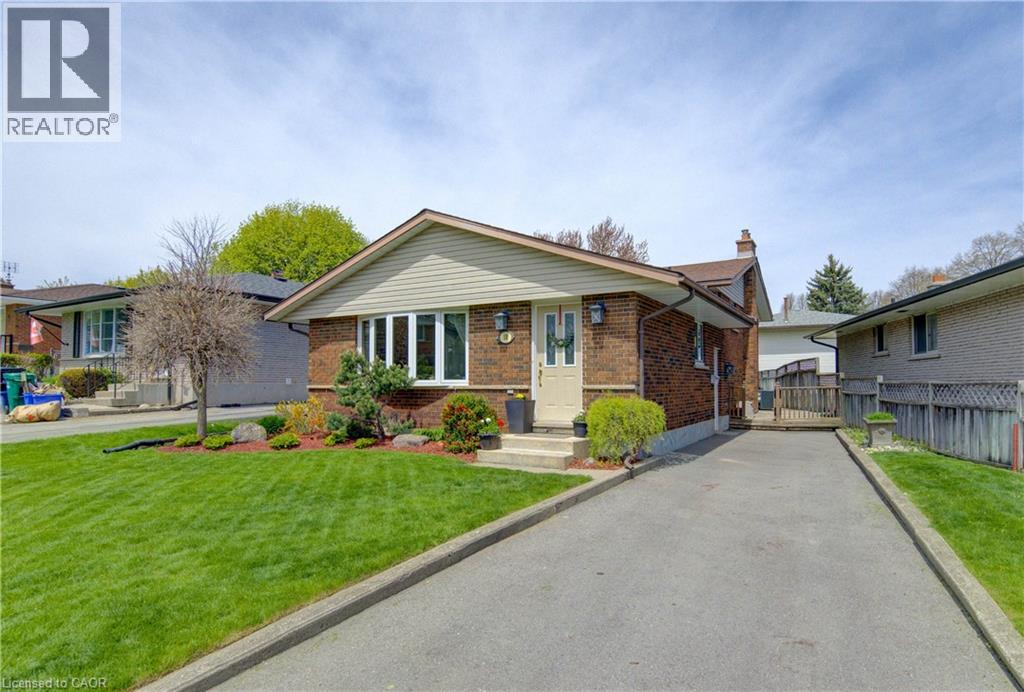 10 Bosworth Crescent, Kitchener, Ontario  N2E 1Z1 - Photo 2 - 40829989