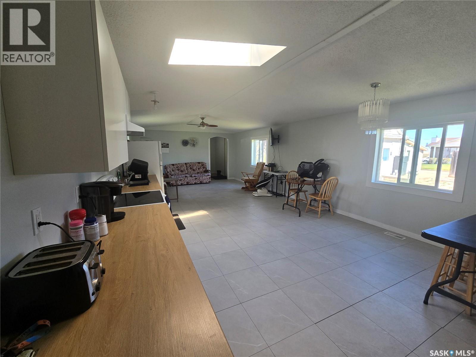 212 Railway Avenue N, Lampman, Saskatchewan  S0C 1N0 - Photo 16 - SK036774
