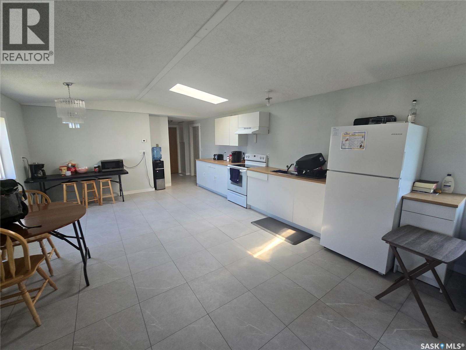 212 Railway Avenue N, Lampman, Saskatchewan  S0C 1N0 - Photo 17 - SK036774