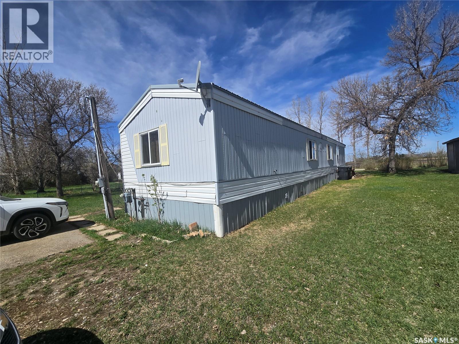 212 Railway Avenue N, Lampman, Saskatchewan  S0C 1N0 - Photo 4 - SK036774